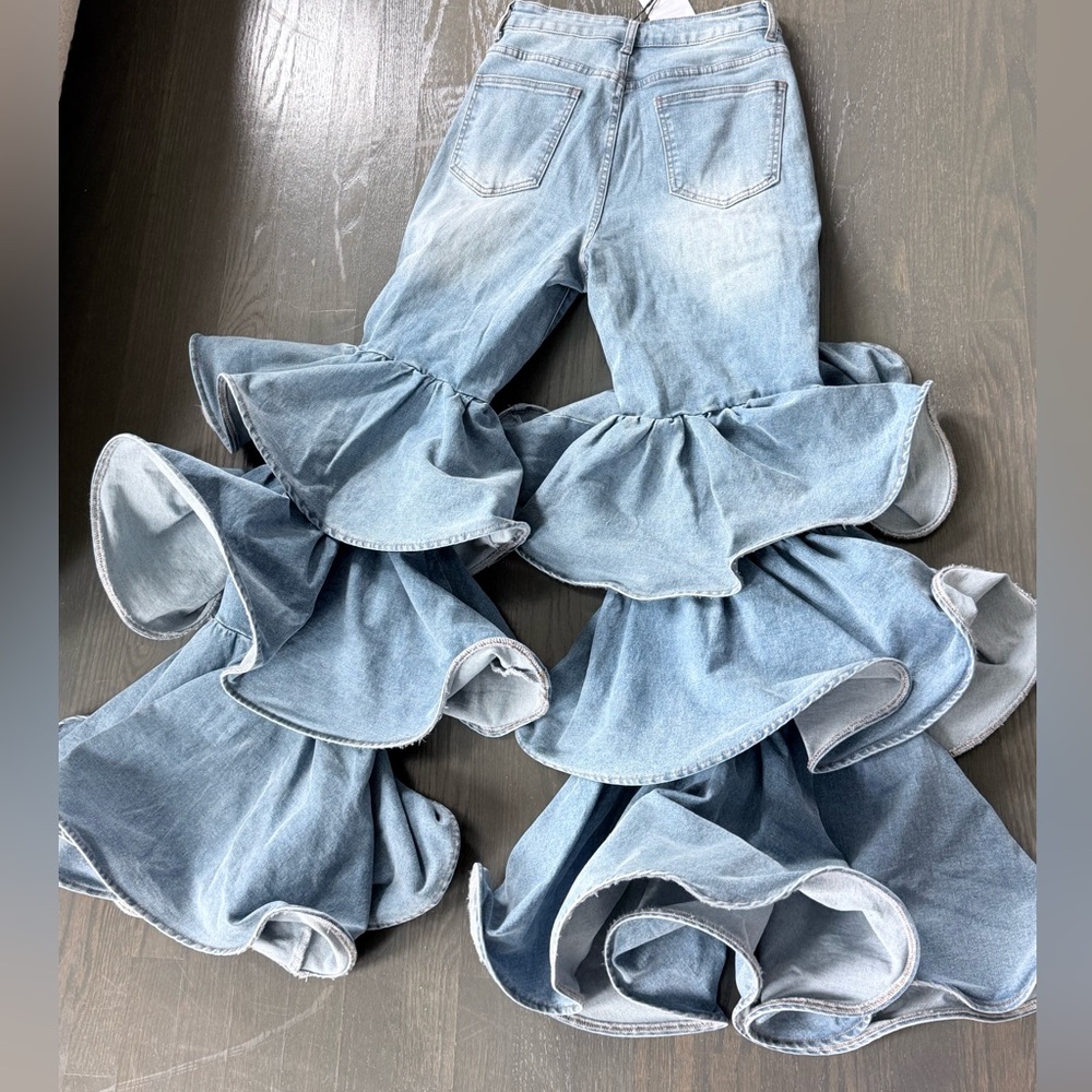 (NEW)Trendy Light Blue Ruffle Hem Women’s Jeans - Picture 4 of 10